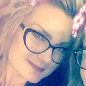 Meet your Posher, Pamela